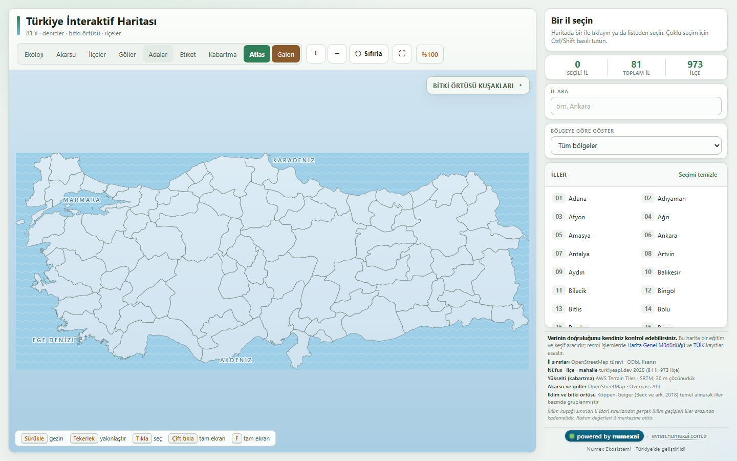 Göller, adalar ve akarsular katmanları açık Türkiye haritası; Kızılırmak, Fırat, Dicle, Sakarya ve Seyhan nehirleri